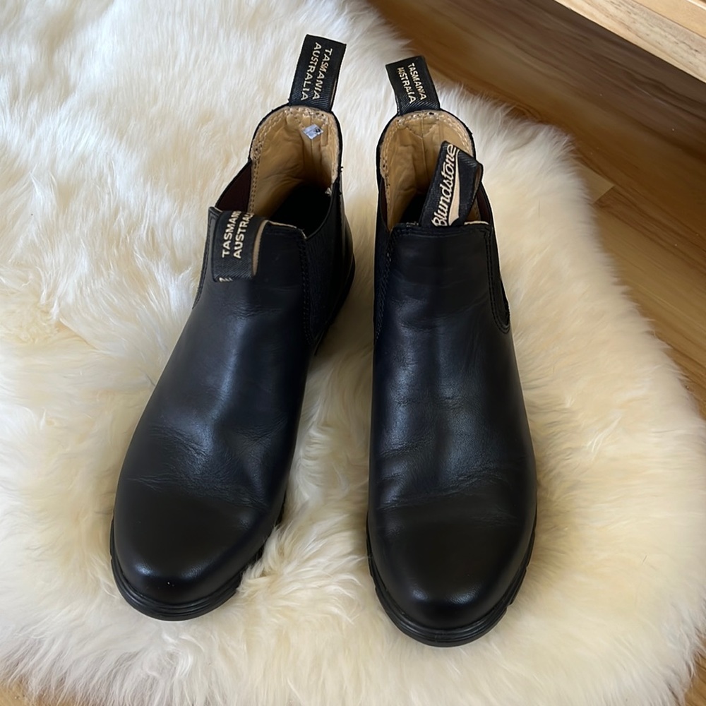 Blundstone women’s heeled Chelsea boots